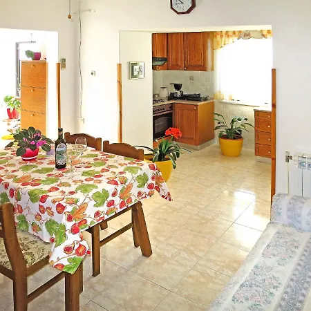 Rosa - Lbn380 By Interhome * Krnica